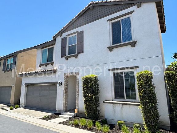 3rd image of 998 Rodeo Rd