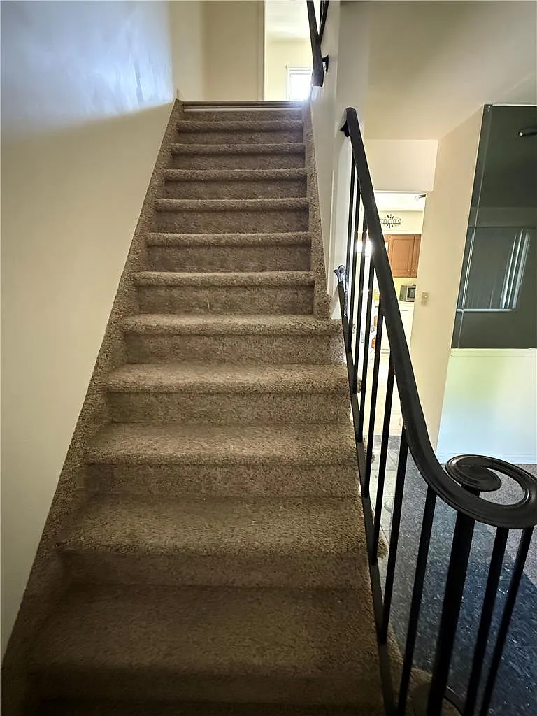 3 bed, 1.5 bath, 1120 sqft, $1,750 — Photo 3