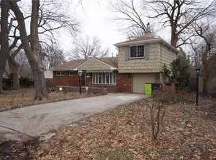 307 Sunset Ln, Belton, MO 64012