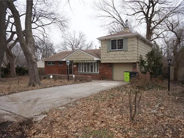 307 Sunset Ln, Belton, MO 64012