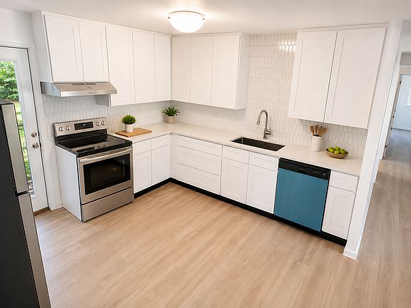 3rd image of 7115 Maple St
