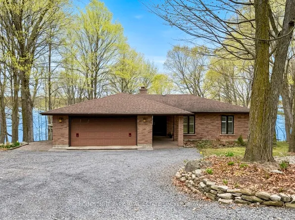 12154 Loyalist Pkwy, Prince Edward County, ON K0K 2T0