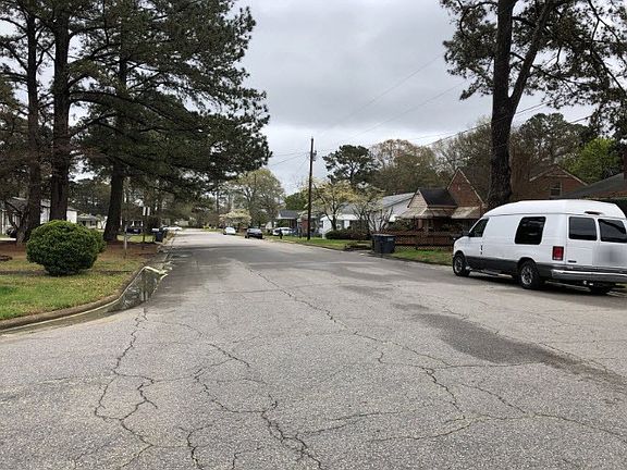 4th image of 228 Amos St
