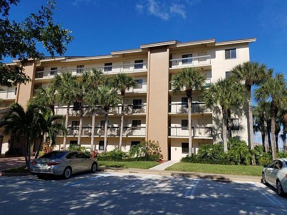 5th image of 901 Seafarer Cir APT 204