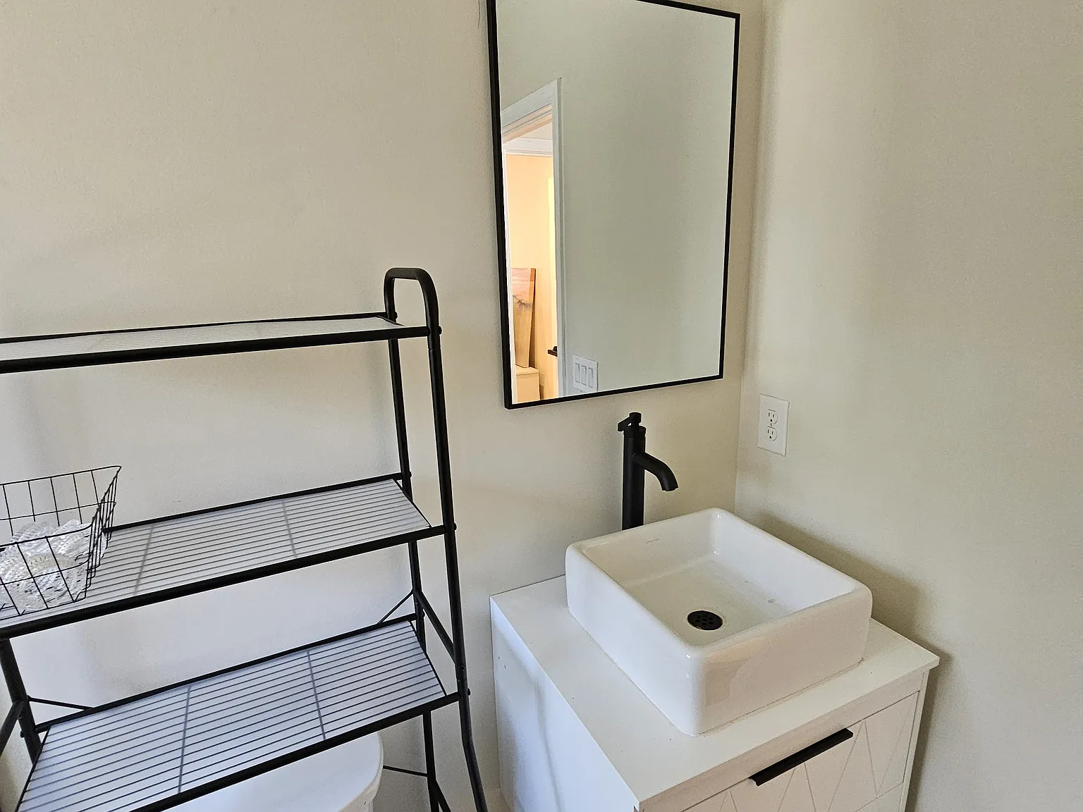 4 bed, $3,000 — Photo 3