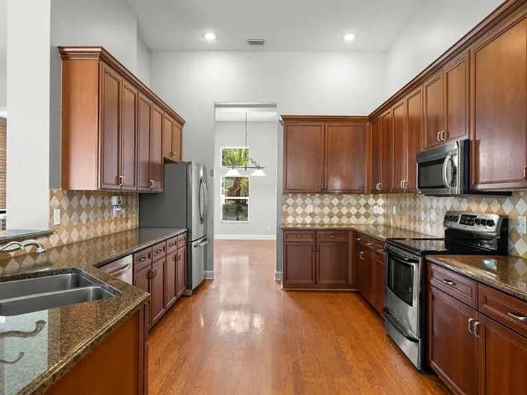 3827 Misty Landing Dr — Photo 11