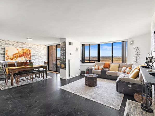 1810 Harmon Cove Tower #1810, Secaucus, NJ 07094