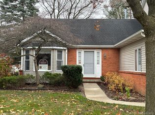 1330 Steeplechase Ct #32, Howell, MI 48843