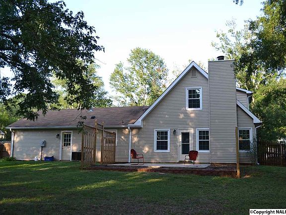 2nd image of 14006 Maebeth Dr SE