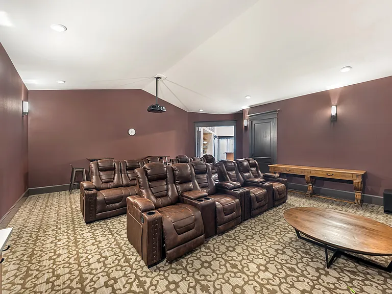 Move Theater