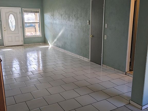 4th image of 12419 Bryant St