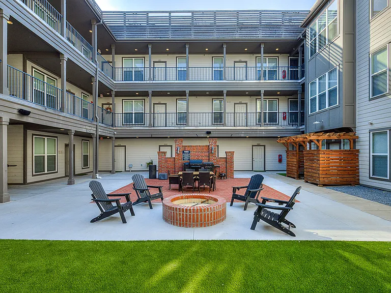THRIVE Jenks - Courtyard