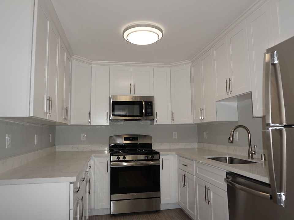 1st image of 489 Waverley St #84fh67gst