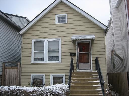 1st image of 2528 W Medill Ave