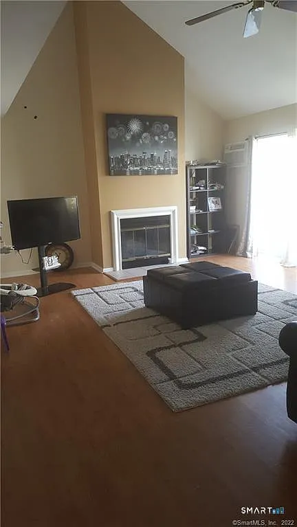 3 bed, 1.5 bath, 1776 sqft, $3,000 — Photo 4