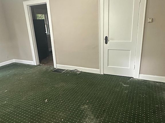 4th image of 13 Lawson Ave