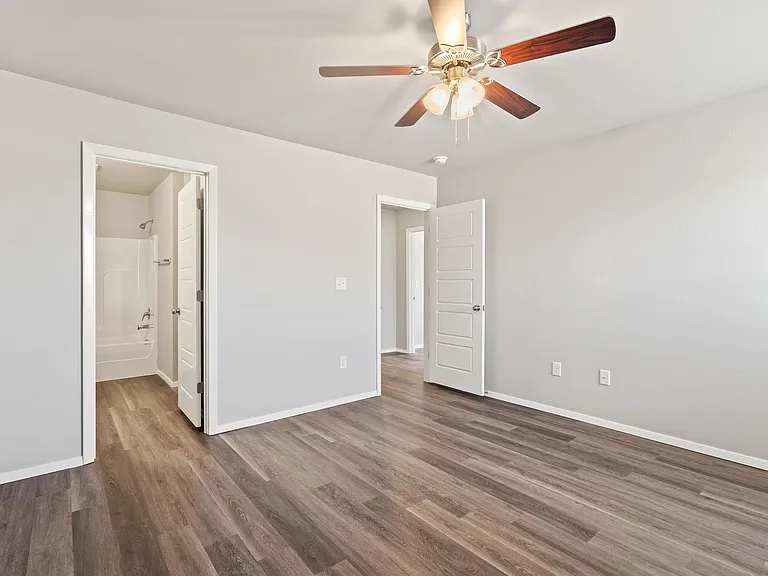 501B W Christopher Dr — Photo 14