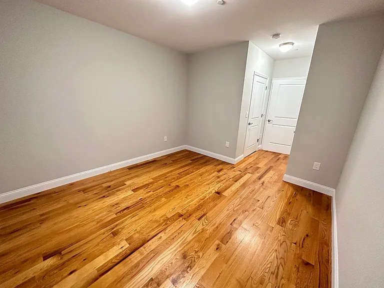 1121 53rd St #3 — Photo 14