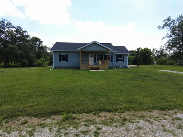 444 S 4th St, Mitchell, IN 47446