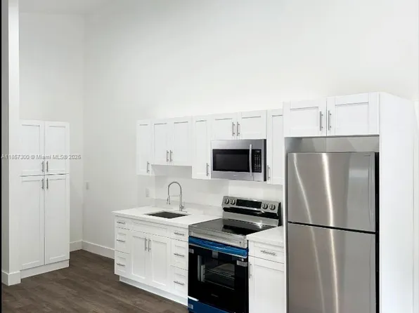 2126 NW 24th St #A, Miami, FL 33142