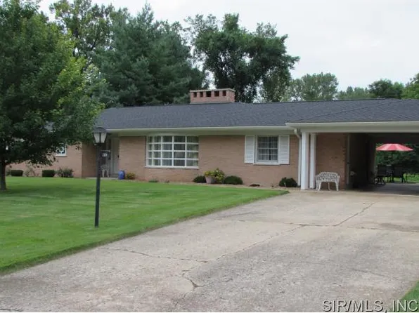 204 Country Club Ln, Belleville, IL 62223