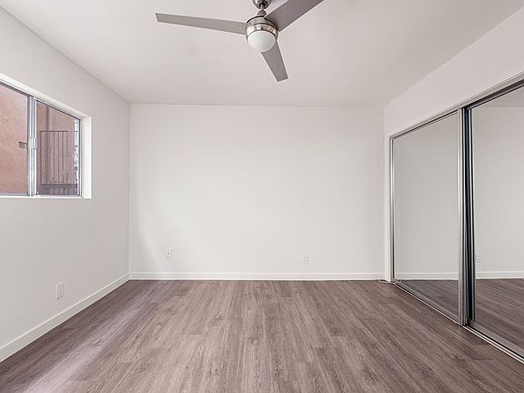 5th image of 980 Menlo Ave #307