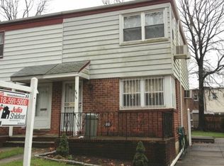 6924 199th St, Fresh Meadows, NY 11365