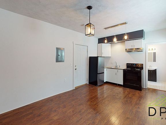 3rd image of 108 S Hosmer St #25
