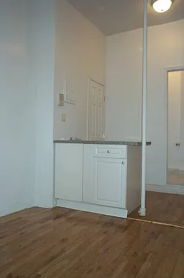 Rented by Tower Brokerage | media 57