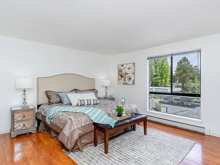 10211 NE 16th Pl #R8 — Photo 16