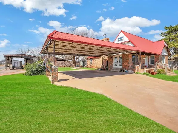 901 N 4th St, Sayre, OK 73662