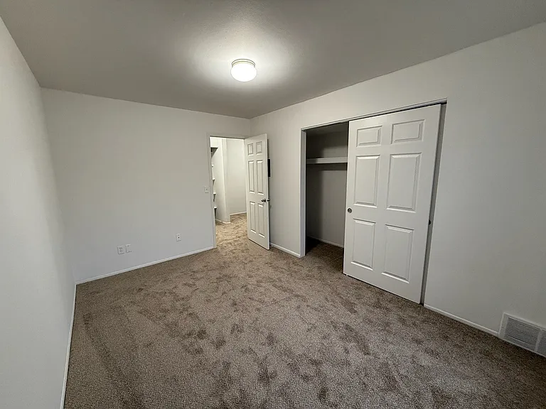Charter Oaks Apartments — Photo 178