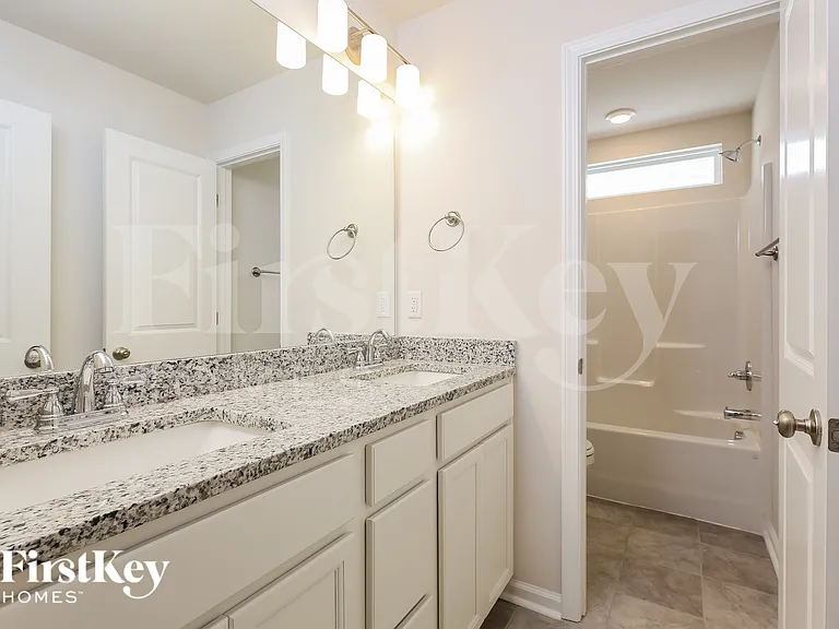 613 Goldburn Way — Photo 13