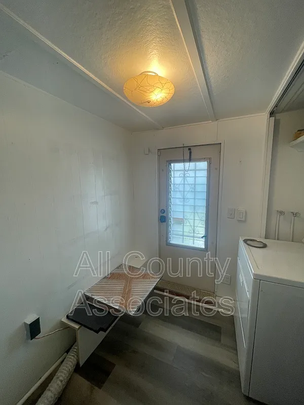 2 bed, 1.0 bath, 920 sqft, $1,175 — Photo 3