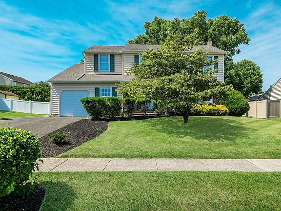 3rd image of 185 Winchester Ln