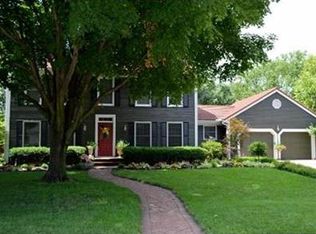 14700 S Village Dr, Olathe, KS 66062