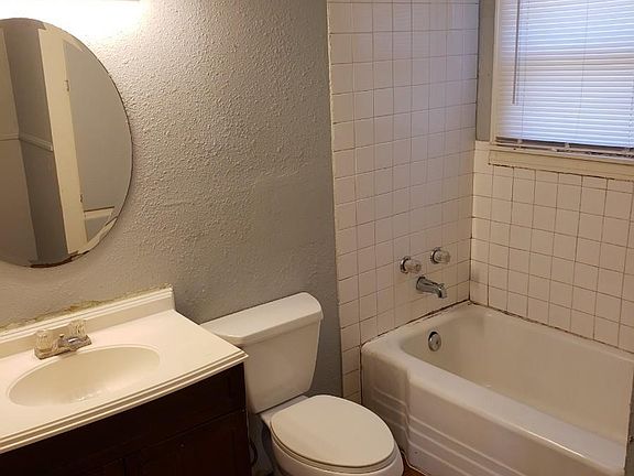 5th image of 2624 2nd Pl APT A