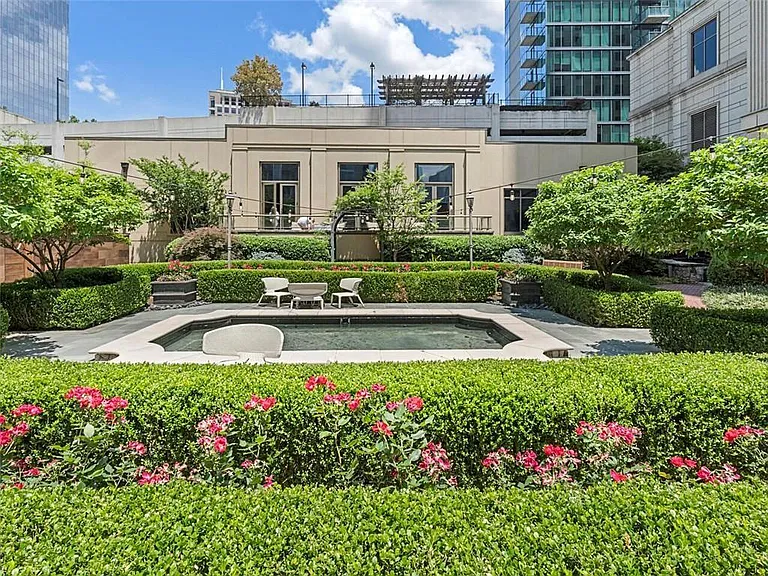 3376 Peachtree Rd #44B — Photo 55