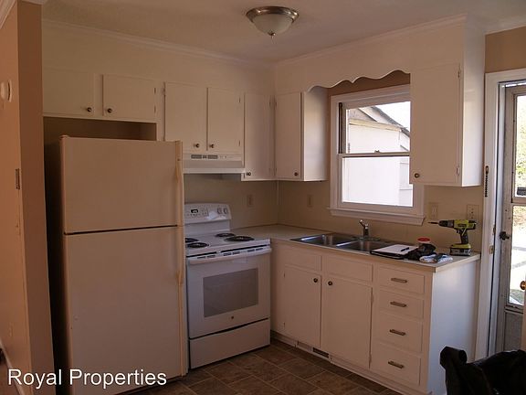 2nd image of 135 Sherrills Ct