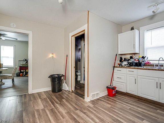 4th image of 4326 Storer Ave
