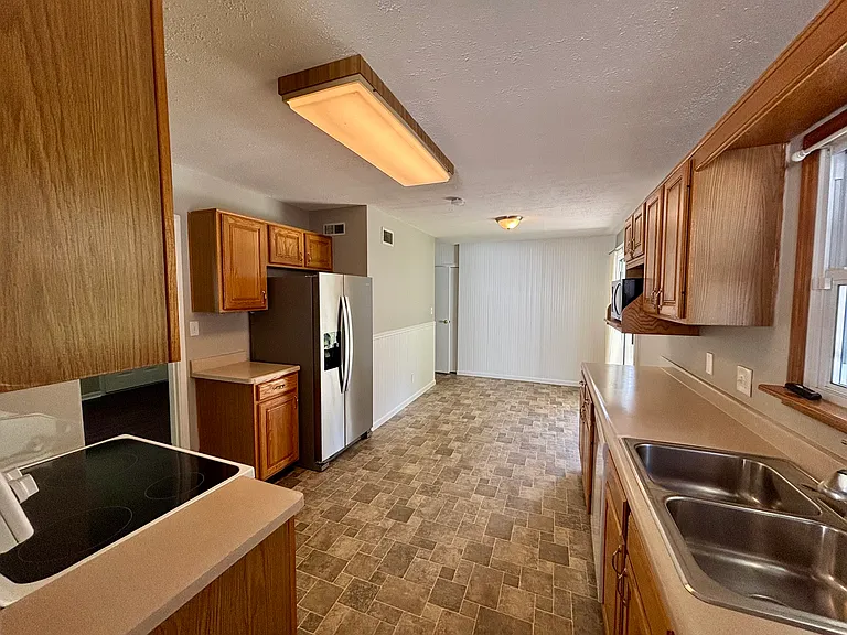 1677 Falke Dr — Photo 5