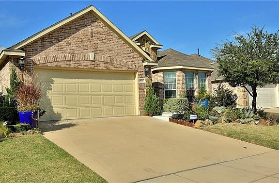 2nd image of 955 Woodrow Dr