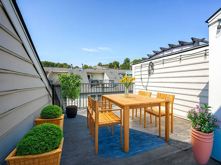 2608 S Kenmore Ct — Photo 21