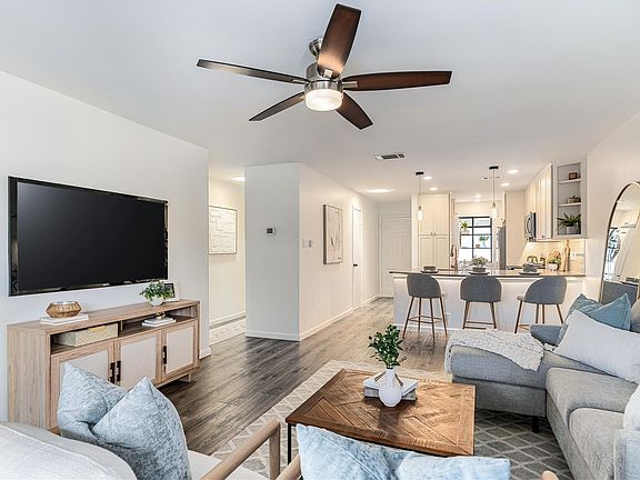3rd image of 2215 Post Rd APT 2084