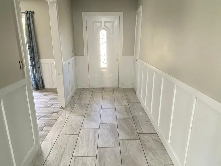 212 Gatlin Ln — Photo 3