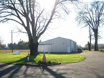 5th image of 6000 SE Reid Ln
