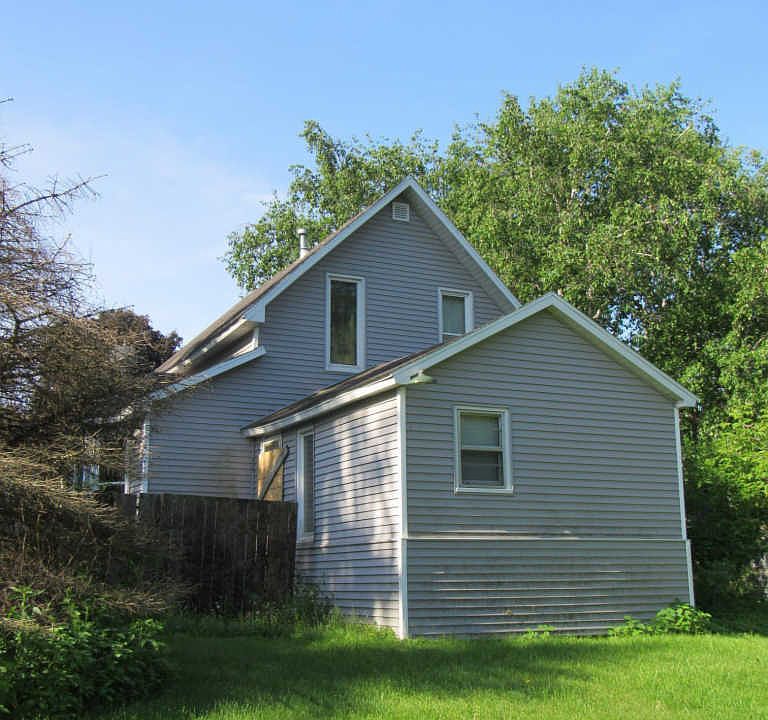 2nd image of 10547 Main St NE