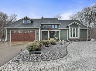 W278N2720 Rocky Point Rd, Pewaukee, WI 53072