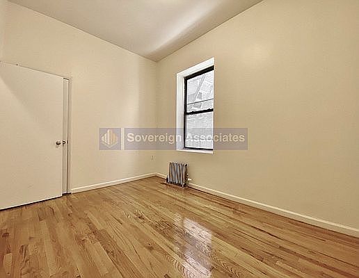 4th image of 12 Pinehurst Ave #44H