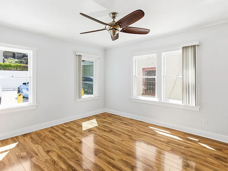 222 N New Hampshire Ave — Photo 25